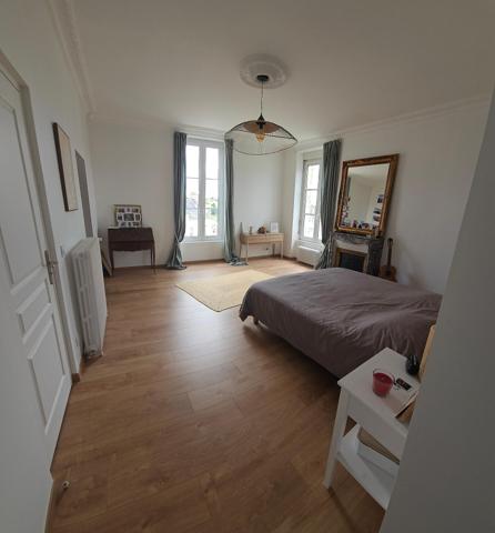 Maison de Maître rénovée de 220M² et annexe de 40M² en centre ville de Mamers