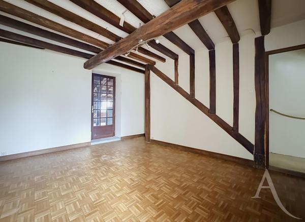 Maison Ecquevilly 4 pièce(s) 83 m2 - Hyper centre - 3 chambres - Jardin et cave