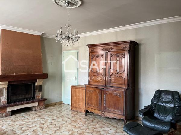 MAISON DE VILLAGE 108 M² - SPECIAL INVESTISSEUR - SECTEUR NEUILLY LE VENDIN / 53250