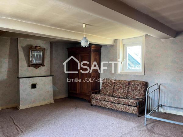 MAISON DE VILLAGE 108 M² - SPECIAL INVESTISSEUR - SECTEUR NEUILLY LE VENDIN / 53250