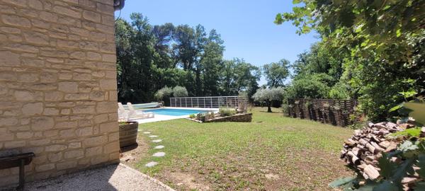 Belle propriété de 167 m² dans un écrin de verdure ou règne le calme et la sérénité