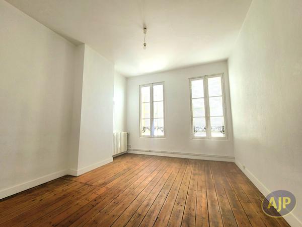 Vente immeuble Saintes : 221 000 € - AJP Immobilier Saintes