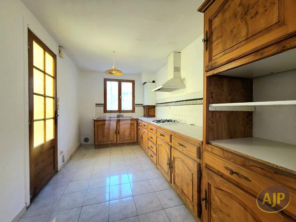 Vente immeuble Saintes : 221 000 € - AJP Immobilier Saintes
