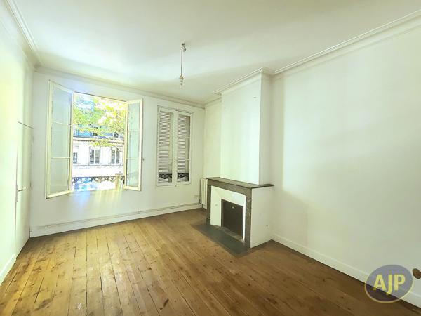 Vente immeuble Saintes : 221 000 € - AJP Immobilier Saintes