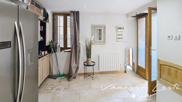 A SAISIR! MAISON DE VILLAGE A FORT POTENTIEL