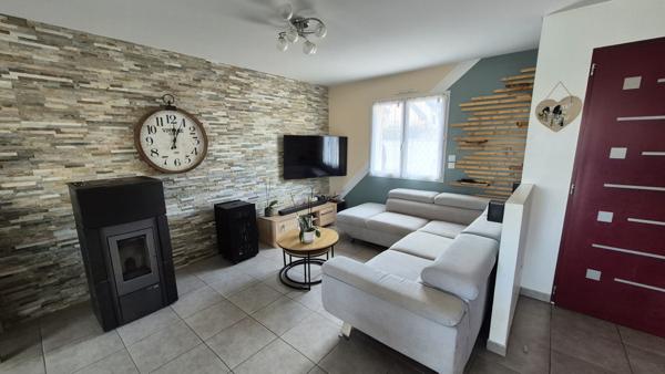 Au calme à La Suze-sur-Sarthe : maison récente avec 4 chambres