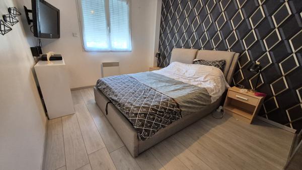 Au calme à La Suze-sur-Sarthe : maison récente avec 4 chambres