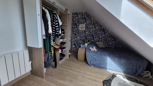 Au calme à La Suze-sur-Sarthe : maison récente avec 4 chambres