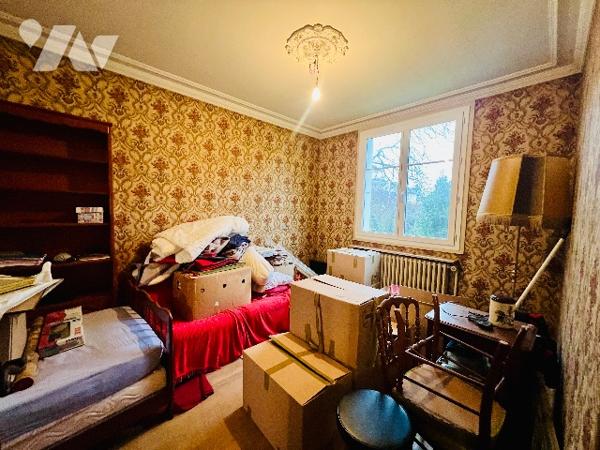 SAINT-CYR-SUR-LOIRE - Rue Victor Hugo
Maison à rénover - 112,87 m² habitables - Jardin