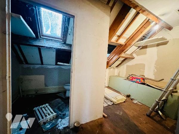 SAINT-CYR-SUR-LOIRE - Rue Victor Hugo
Maison à rénover - 112,87 m² habitables - Jardin