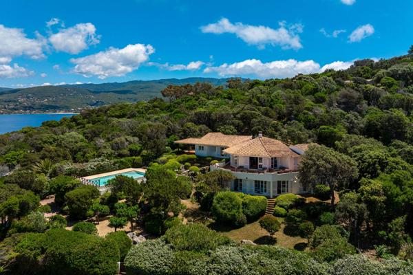 Vente Villa de luxe Coti-Chiavari 8 Pièces 280 m²