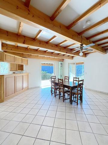 Exclusivité / Sud Ardèche Les Vans : Maison de 185 m². Terrain de 2 165 m² avec Piscine et Vue