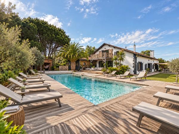 Domaine landais de 408 m² – 3 gîtes, piscine chauffée et 7,2 hectares
