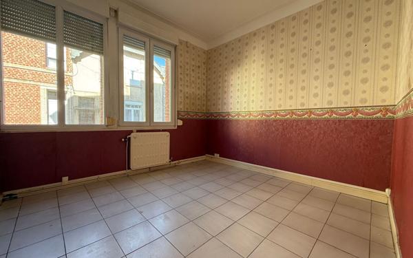 Maison à vendre    7 pièces • 250 m2 Saint-Quentin