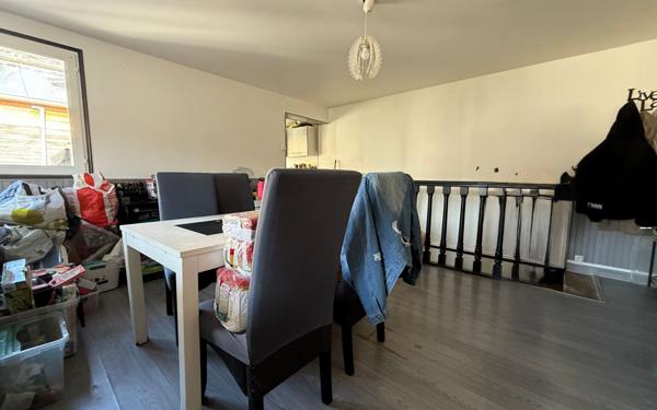 Maison à vendre    7 pièces • 250 m2 Saint-Quentin