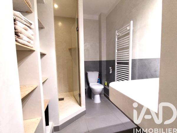 Location appartement 2 pièces 33 m² Hyères