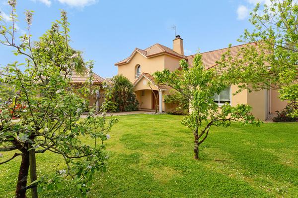 PORNICHET, MAGNIFIQUE VILLA PROVENÇALE AVEC PISCINE et TERRAIN DE 1600 M²,  
Pornichet 44380