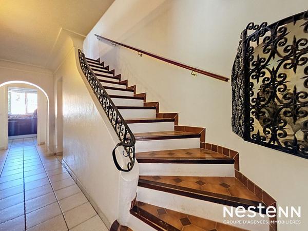 Maison Cogolin 4 pièce(s) 117 m2 + piscine et garage à proximité des commerces