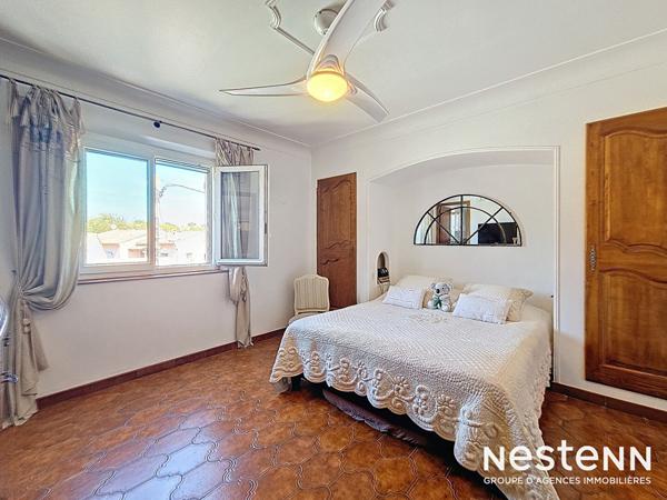 Maison Cogolin 4 pièce(s) 117 m2 + piscine et garage à proximité des commerces