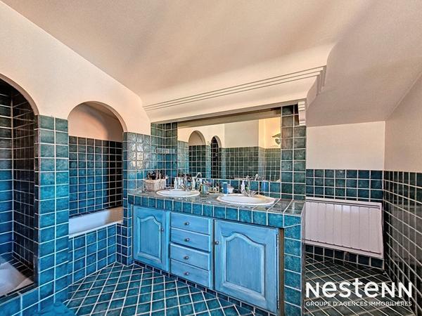 Maison Cogolin 4 pièce(s) 117 m2 + piscine et garage à proximité des commerces