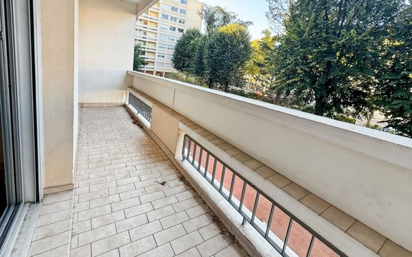 Appartement à vendre    3 pièces •  Lyon 8