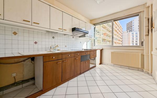 Appartement à vendre    3 pièces •  Lyon 8