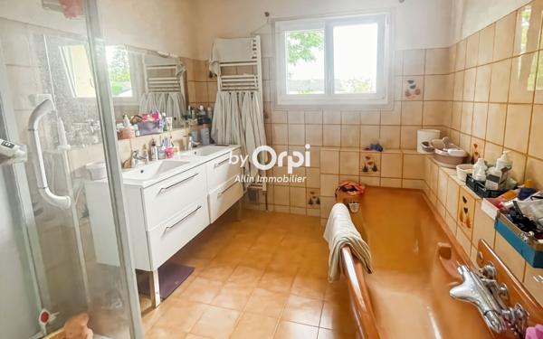 Maison à vendre    5 pièces •  Montluçon