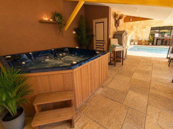 Maison à vendre 6 pièces MIRECOURT (88) MAISON d'EXCEPTION avec PISCINE SPA TERRAIN