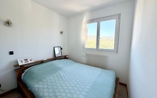 Appartement à vendre    3 pièces • 51 m2 Grasse