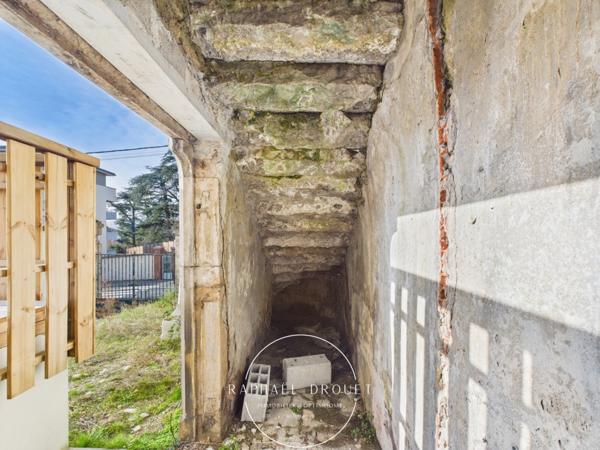 VIENNE – PLATEAU BRUT A AMENAGER AVEC TERRASSE, JARDIN ET STATIONNEMENT