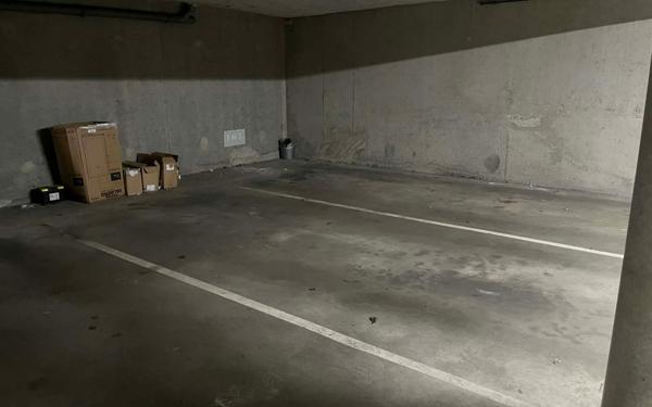 Stationnement à vendre    Le Mans