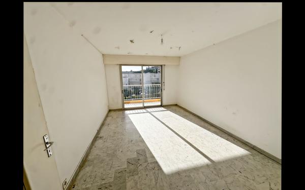 Appartement à vendre    4 pièces • 79 m2 Mandelieu-la-Napoule