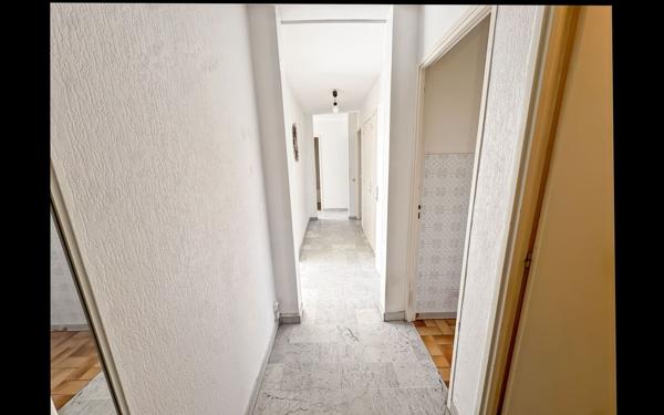 Appartement à vendre    4 pièces • 79 m2 Mandelieu-la-Napoule