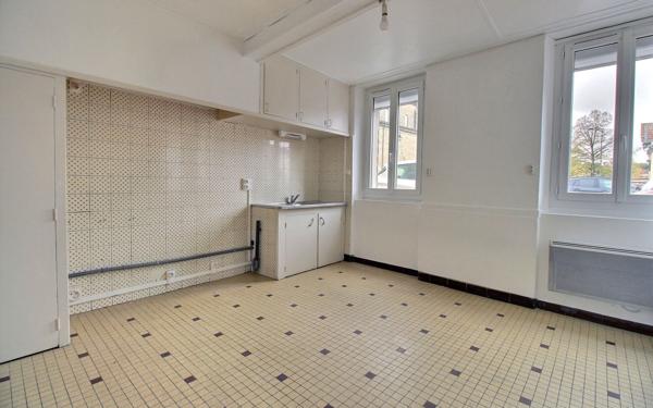 Maison à louer    3 pièces •  Briatexte