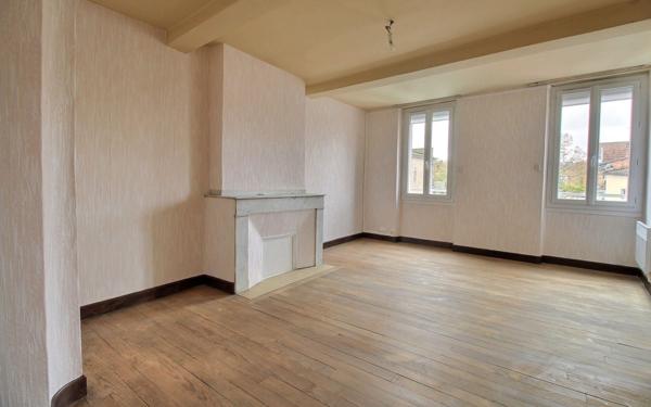 Maison à louer    3 pièces •  Briatexte