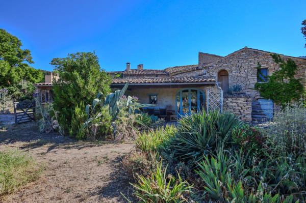 Vente Maison de luxe Saumane-de-Vaucluse 12 Pièces 350 m²