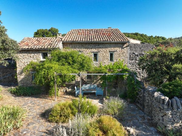 Vente Maison de luxe Saumane-de-Vaucluse 12 Pièces 350 m²