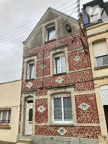 SAINT-QUENTIN, MAISON DE VILLE AVEC 4 CHAMBRES