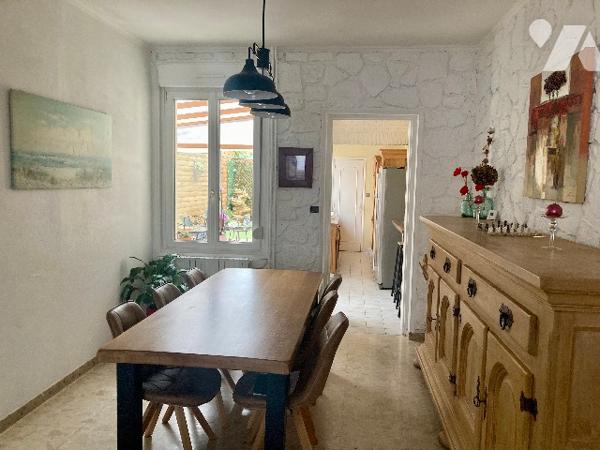 SAINT-QUENTIN, MAISON DE VILLE AVEC 4 CHAMBRES