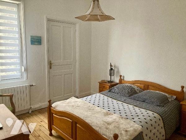 SAINT-QUENTIN, MAISON DE VILLE AVEC 4 CHAMBRES