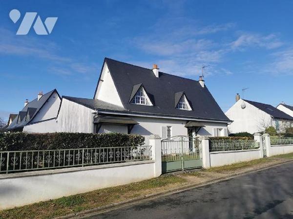 Pavillon à Beaugency, Loiret (45), en bon état d'entretien, situé dans le quartier très recherc...