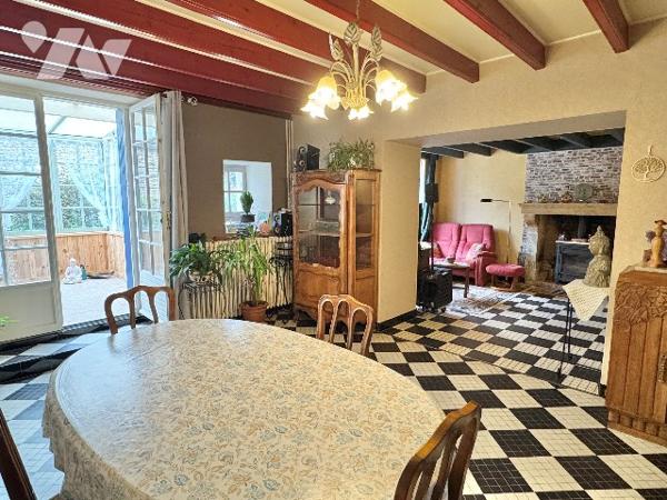 Maison de caractère de 225 m² au coeur du village historique de Saint-Loup-Lamairé