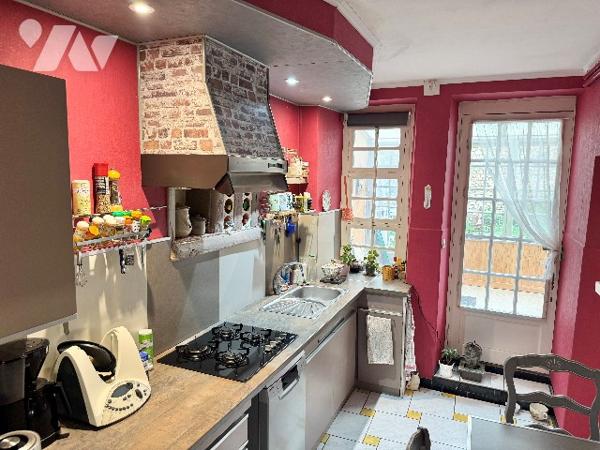 Maison de caractère de 225 m² au coeur du village historique de Saint-Loup-Lamairé