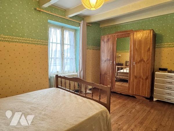 Maison de caractère de 225 m² au coeur du village historique de Saint-Loup-Lamairé