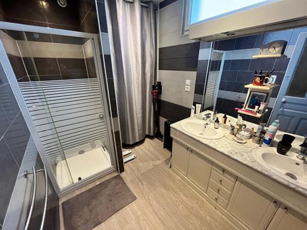 Maison de ville Vichy 7 pièce(s) avec garage et cour intérieure