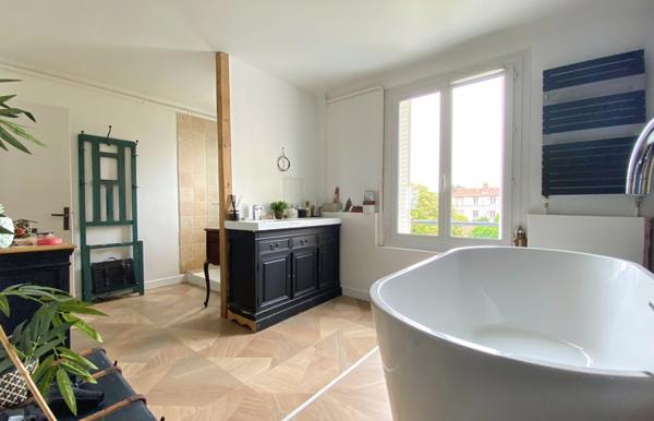 CHARTRES Centre-ville sur secteur Gabriel Péri, Maison de ville idéale grande famille avec beau jardin