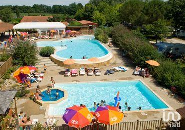 Camping à vendre 50 000 m² Estang