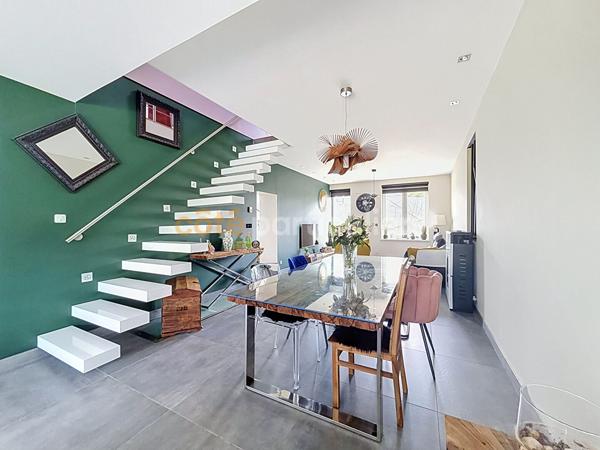 Vente
                Maison152 m² - 4 Pièces -
                    ARMENTIERES (59280)