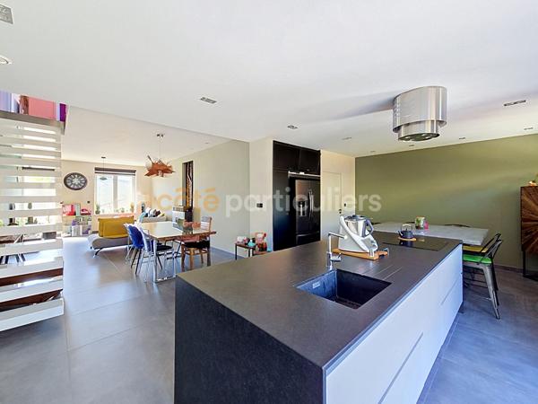 Vente
                Maison152 m² - 4 Pièces -
                    ARMENTIERES (59280)