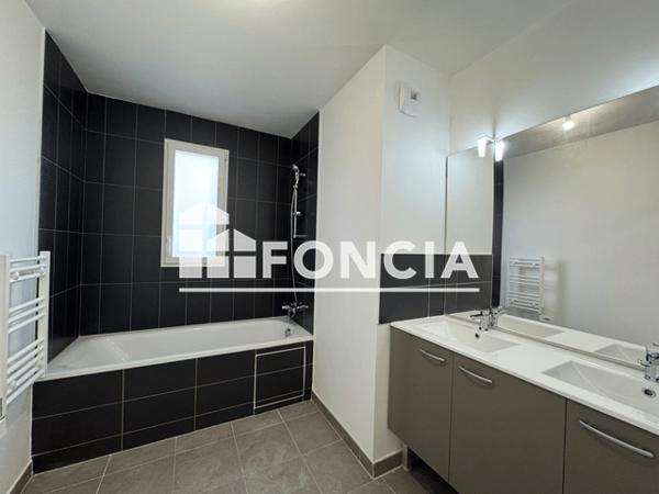 Location Appartement 3 pièces 80.66 m² - 48 RUE DU 19 MARS 1962 Rennes 35000